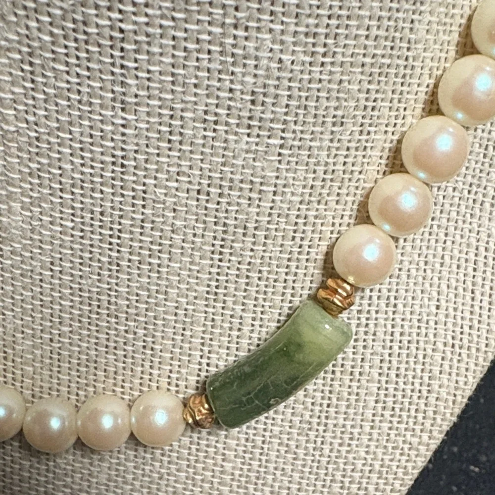 Vintage  Green and Cream Beaded Necklace